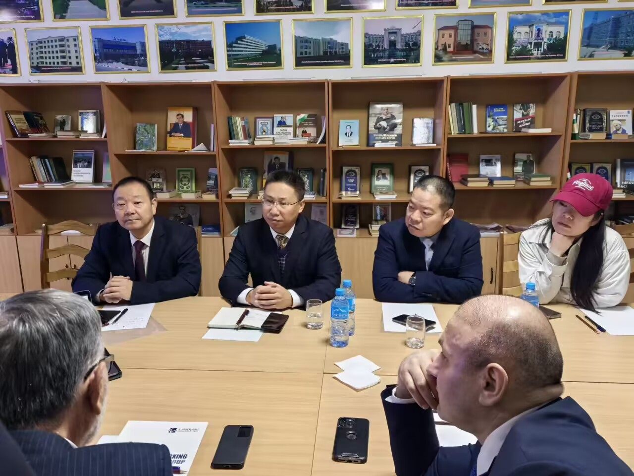 跨境搜与塔吉克斯坦政商界合作洽谈