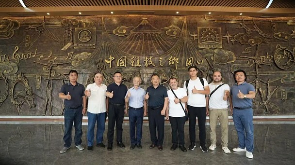 跨境搜携手国际马戏团 共促杂技文化繁荣